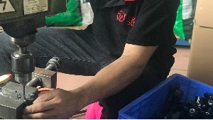 恒盛转孔攻牙部门